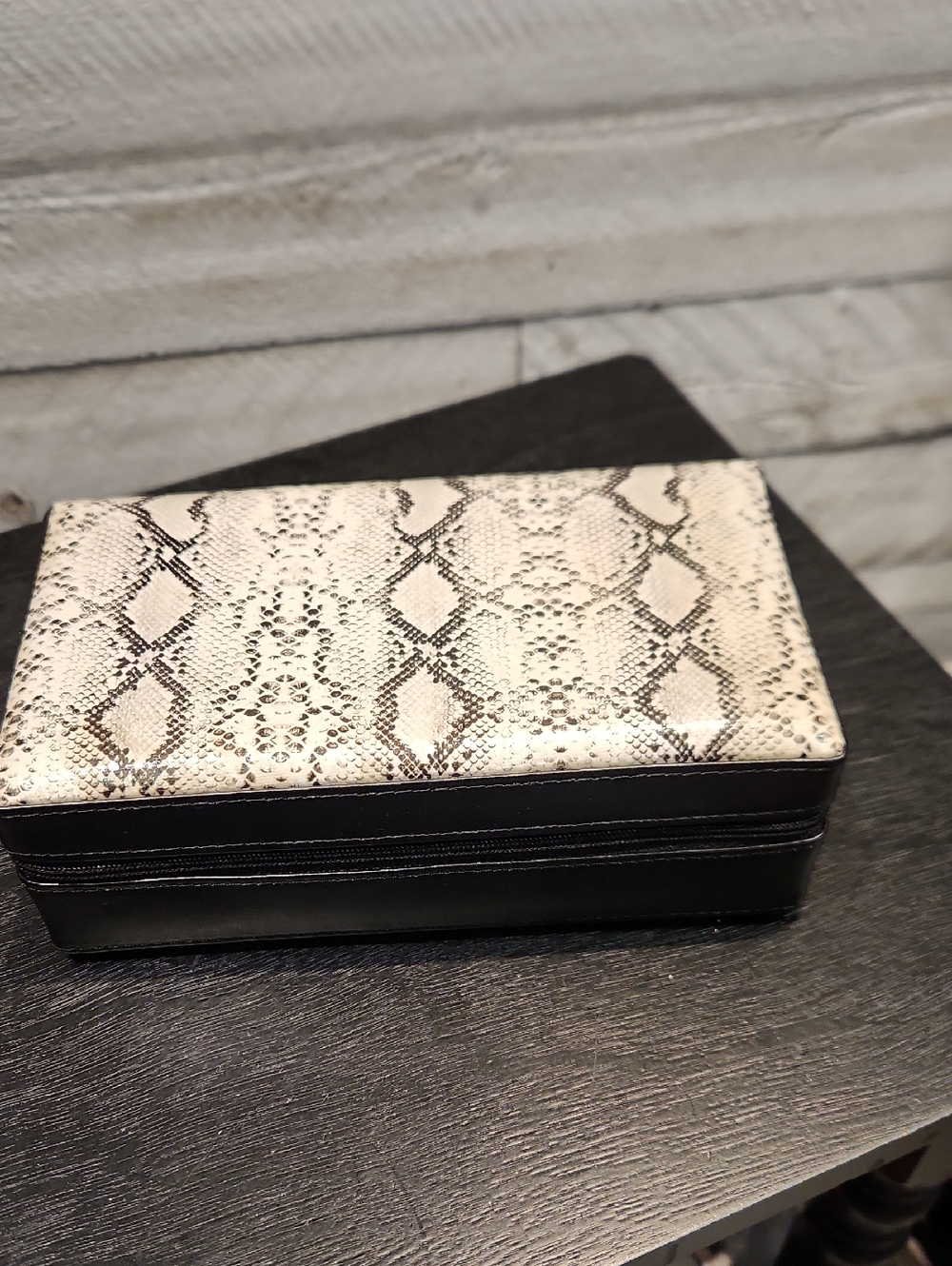 NWT Tuscan Designs Travel Faux Snake Skin Jewelry Box w/zipper